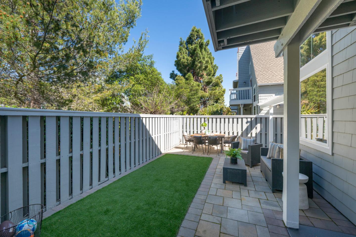 Detail Gallery Image 35 of 44 For 104 Mendocino Way, Redwood Shores,  CA 94065 - 3 Beds | 2/1 Baths