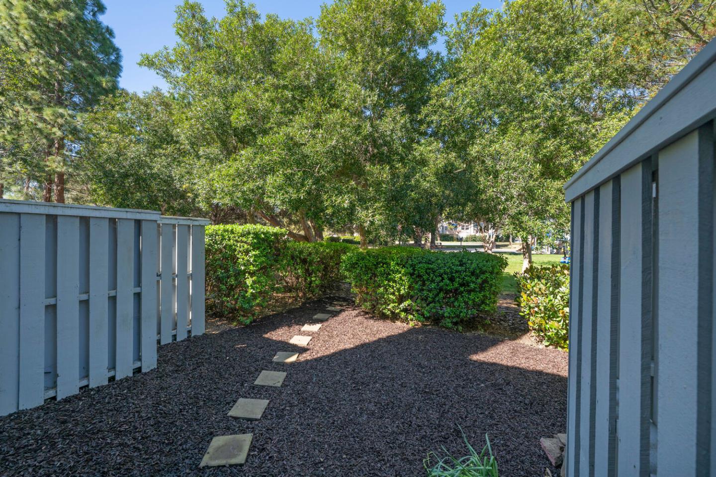 Detail Gallery Image 39 of 44 For 104 Mendocino Way, Redwood Shores,  CA 94065 - 3 Beds | 2/1 Baths