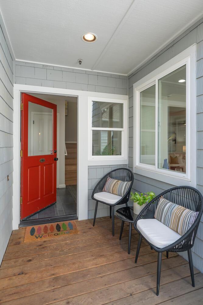 Detail Gallery Image 4 of 44 For 104 Mendocino Way, Redwood Shores,  CA 94065 - 3 Beds | 2/1 Baths