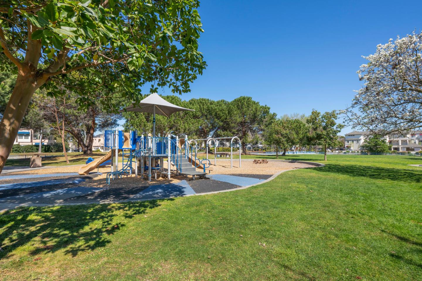 Detail Gallery Image 40 of 44 For 104 Mendocino Way, Redwood Shores,  CA 94065 - 3 Beds | 2/1 Baths