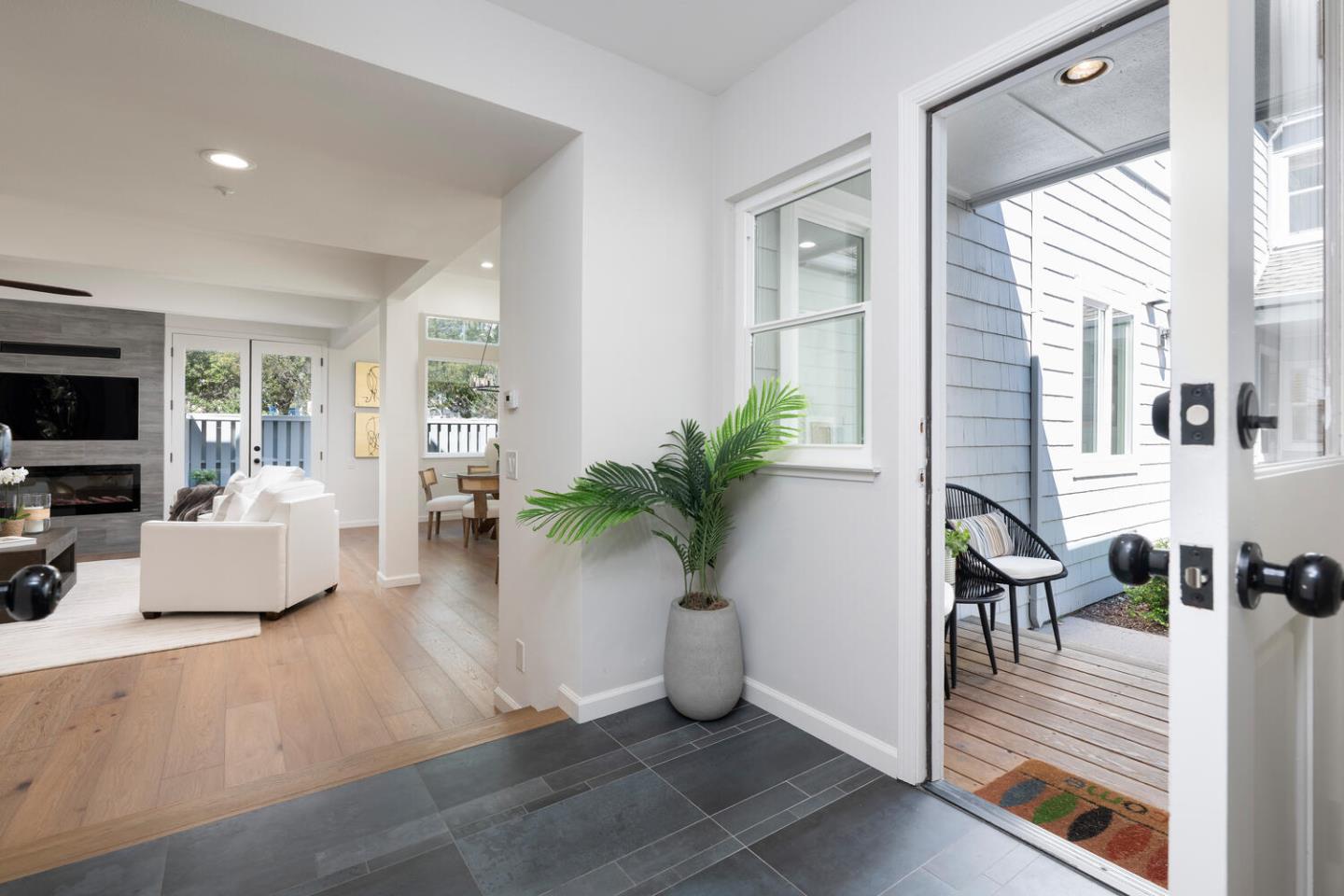 Detail Gallery Image 5 of 44 For 104 Mendocino Way, Redwood Shores,  CA 94065 - 3 Beds | 2/1 Baths