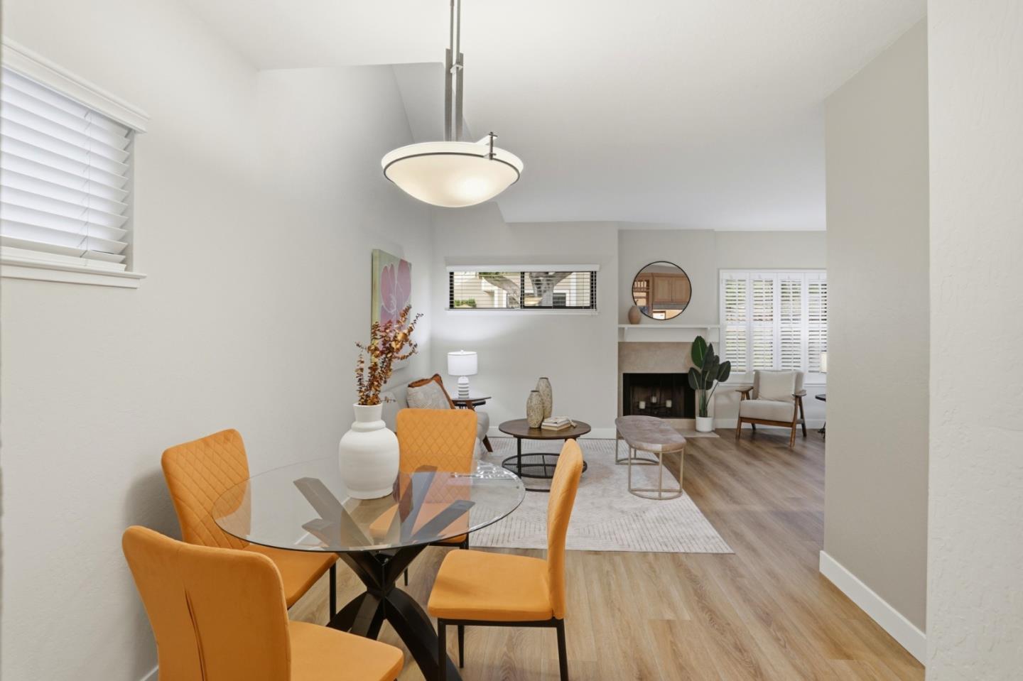 Detail Gallery Image 10 of 43 For 1993 Plymouth St #11,  Mountain View,  CA 94043 - 3 Beds | 2/1 Baths