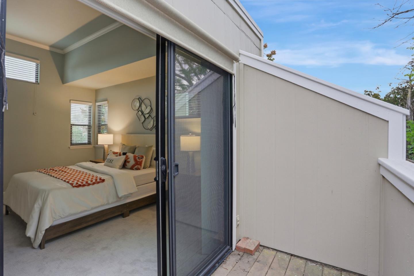 Detail Gallery Image 22 of 43 For 1993 Plymouth St #11,  Mountain View,  CA 94043 - 3 Beds | 2/1 Baths