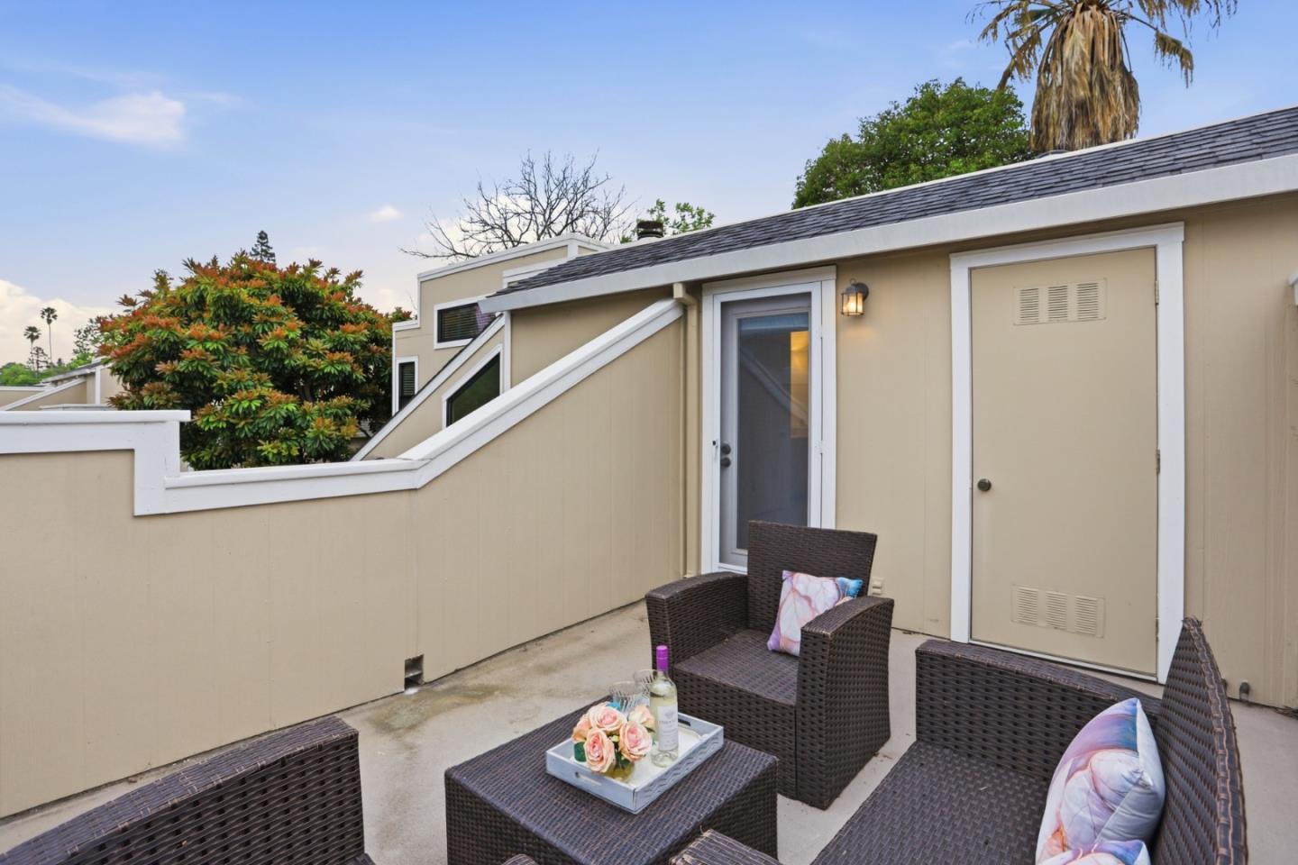 Detail Gallery Image 29 of 43 For 1993 Plymouth St #11,  Mountain View,  CA 94043 - 3 Beds | 2/1 Baths