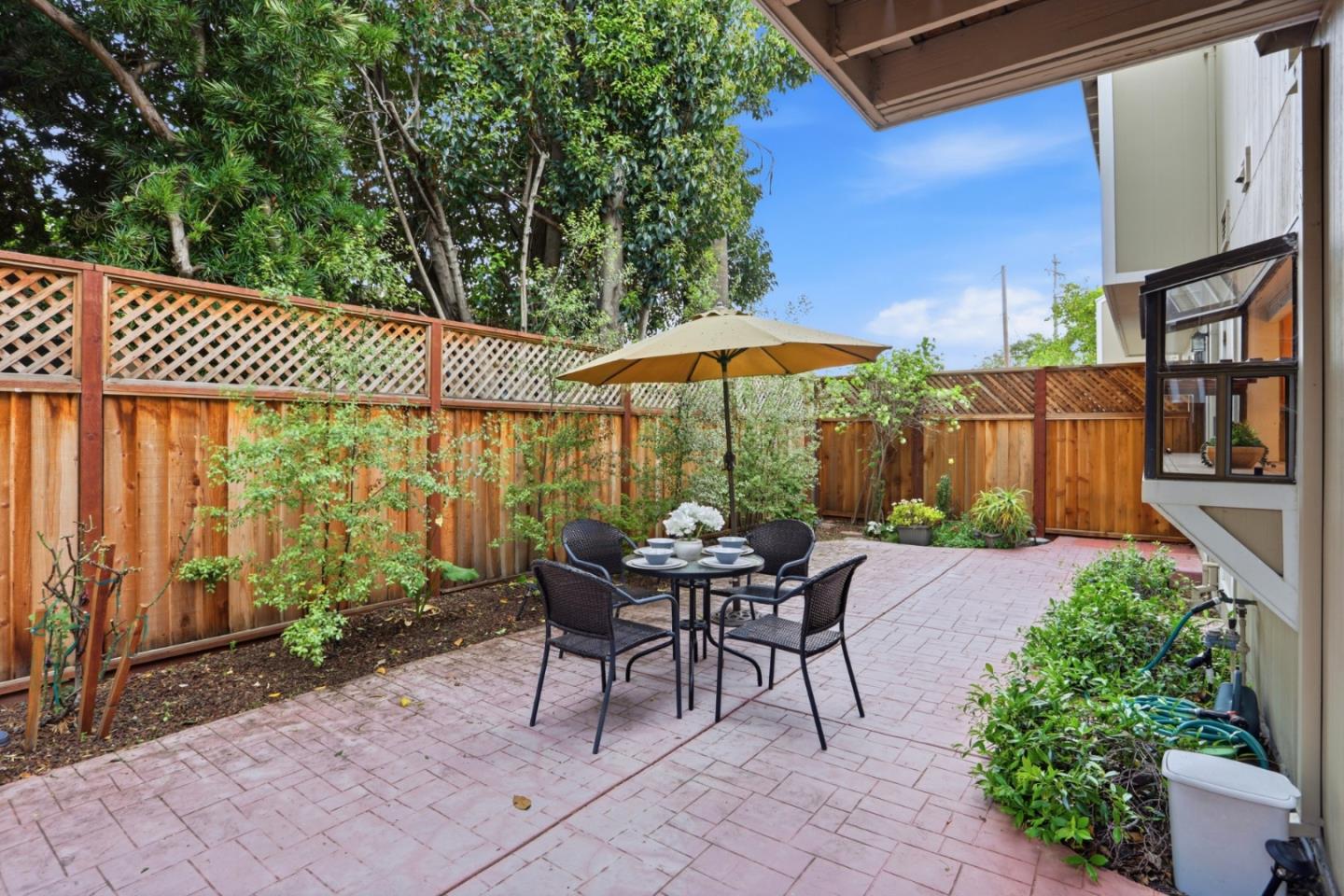 Detail Gallery Image 31 of 43 For 1993 Plymouth St #11,  Mountain View,  CA 94043 - 3 Beds | 2/1 Baths