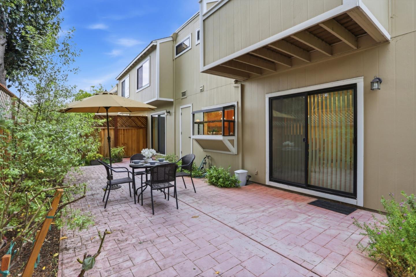 Detail Gallery Image 32 of 43 For 1993 Plymouth St #11,  Mountain View,  CA 94043 - 3 Beds | 2/1 Baths