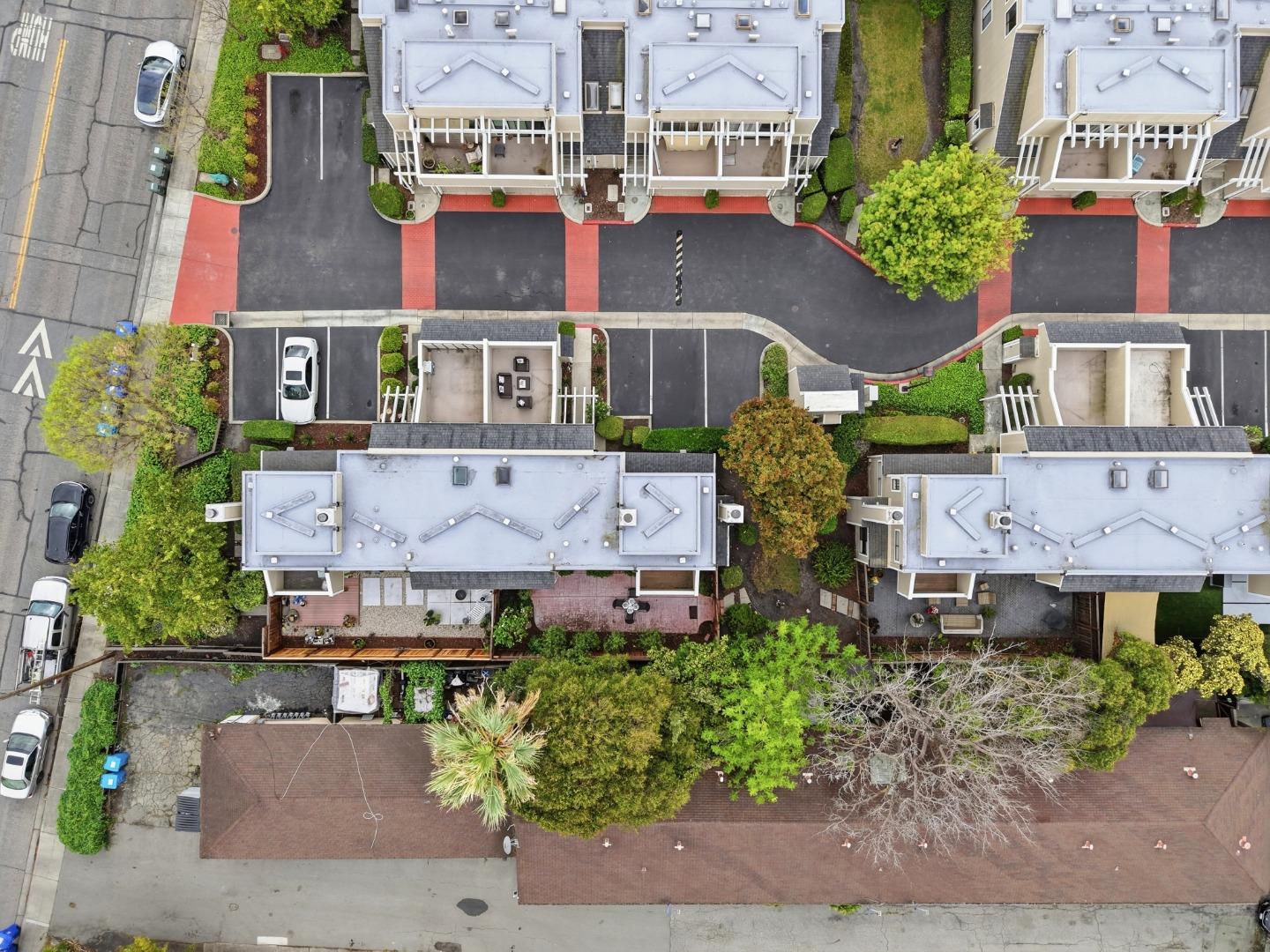 Detail Gallery Image 39 of 43 For 1993 Plymouth St #11,  Mountain View,  CA 94043 - 3 Beds | 2/1 Baths