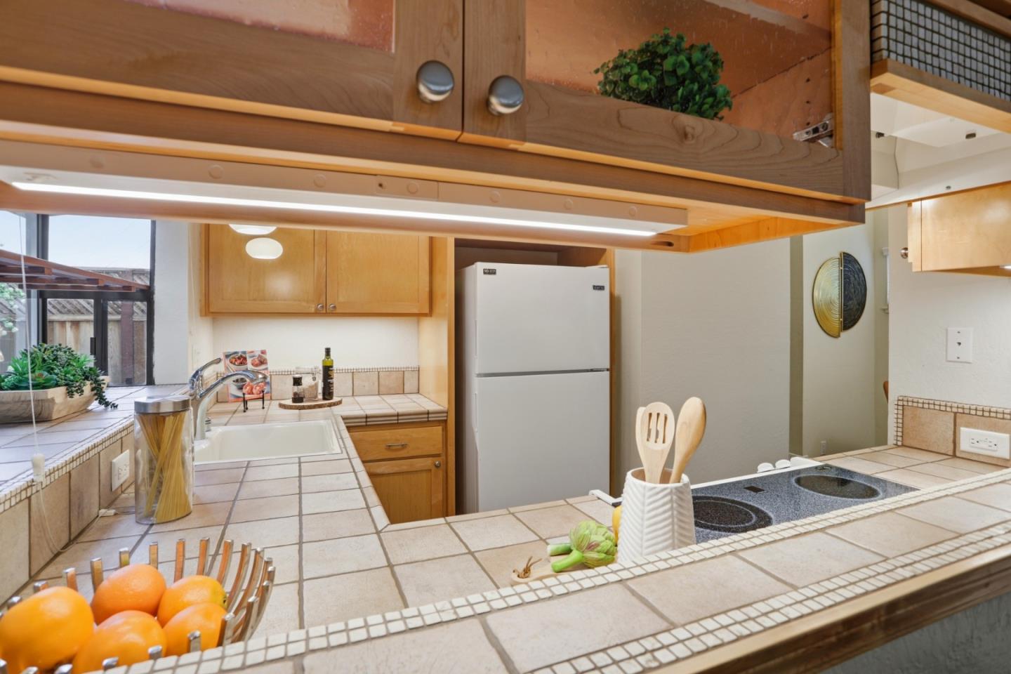 Detail Gallery Image 8 of 43 For 1993 Plymouth St #11,  Mountain View,  CA 94043 - 3 Beds | 2/1 Baths