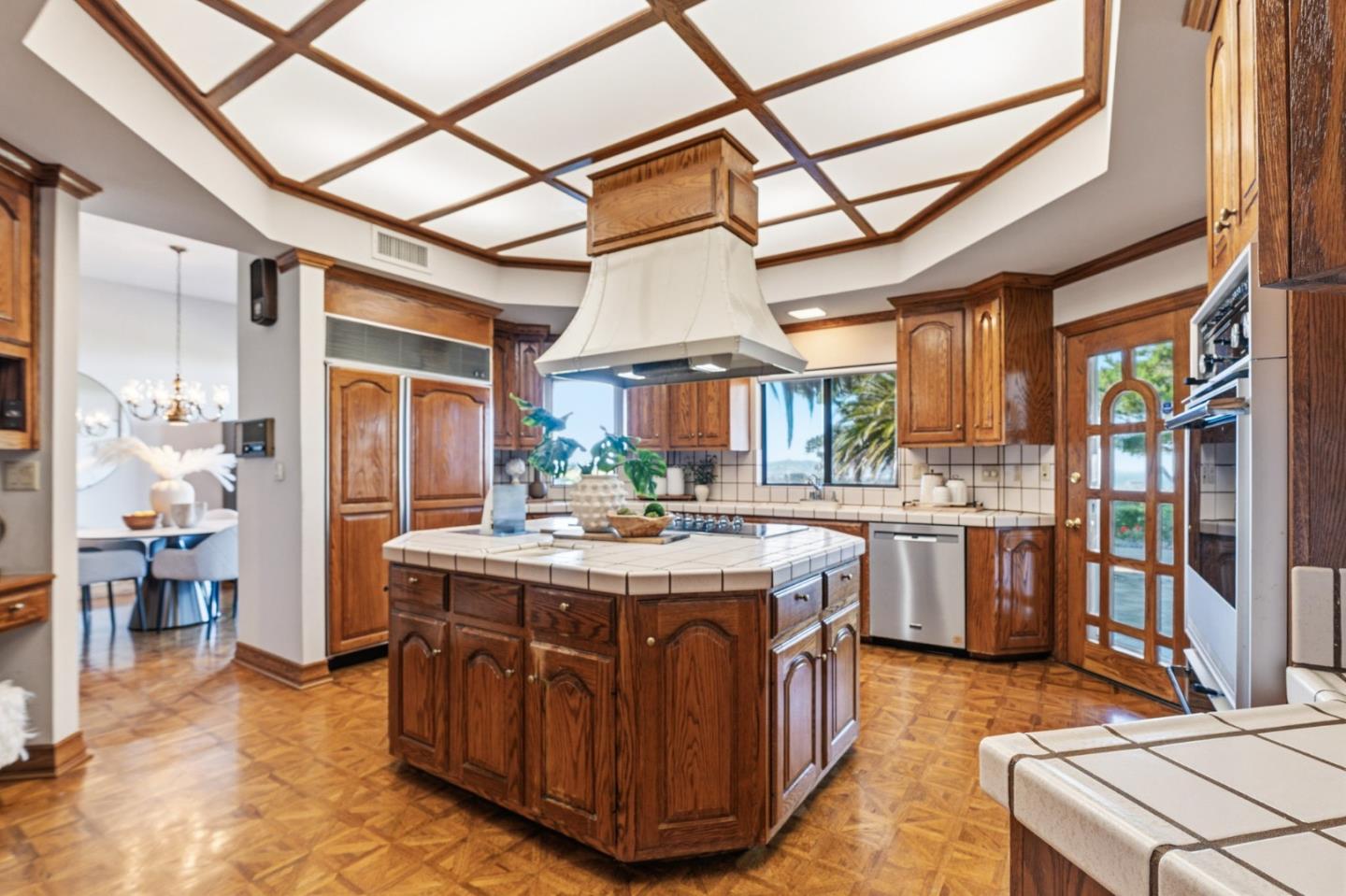 Detail Gallery Image 28 of 104 For 200 Tobin Clark Dr, Hillsborough,  CA 94010 - 6 Beds | 6/1 Baths