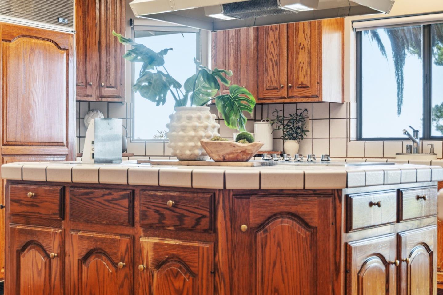 Detail Gallery Image 29 of 104 For 200 Tobin Clark Dr, Hillsborough,  CA 94010 - 6 Beds | 6/1 Baths