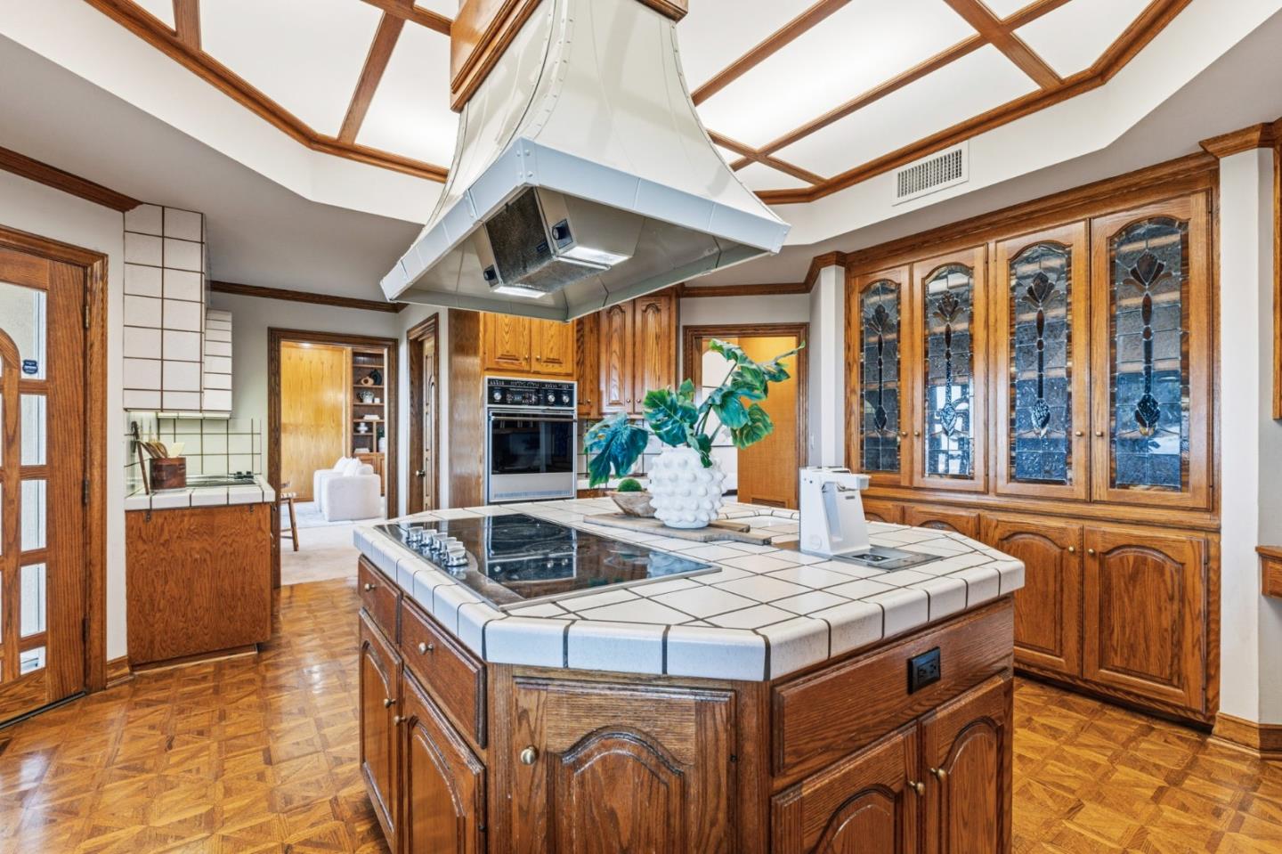 Detail Gallery Image 30 of 104 For 200 Tobin Clark Dr, Hillsborough,  CA 94010 - 6 Beds | 6/1 Baths