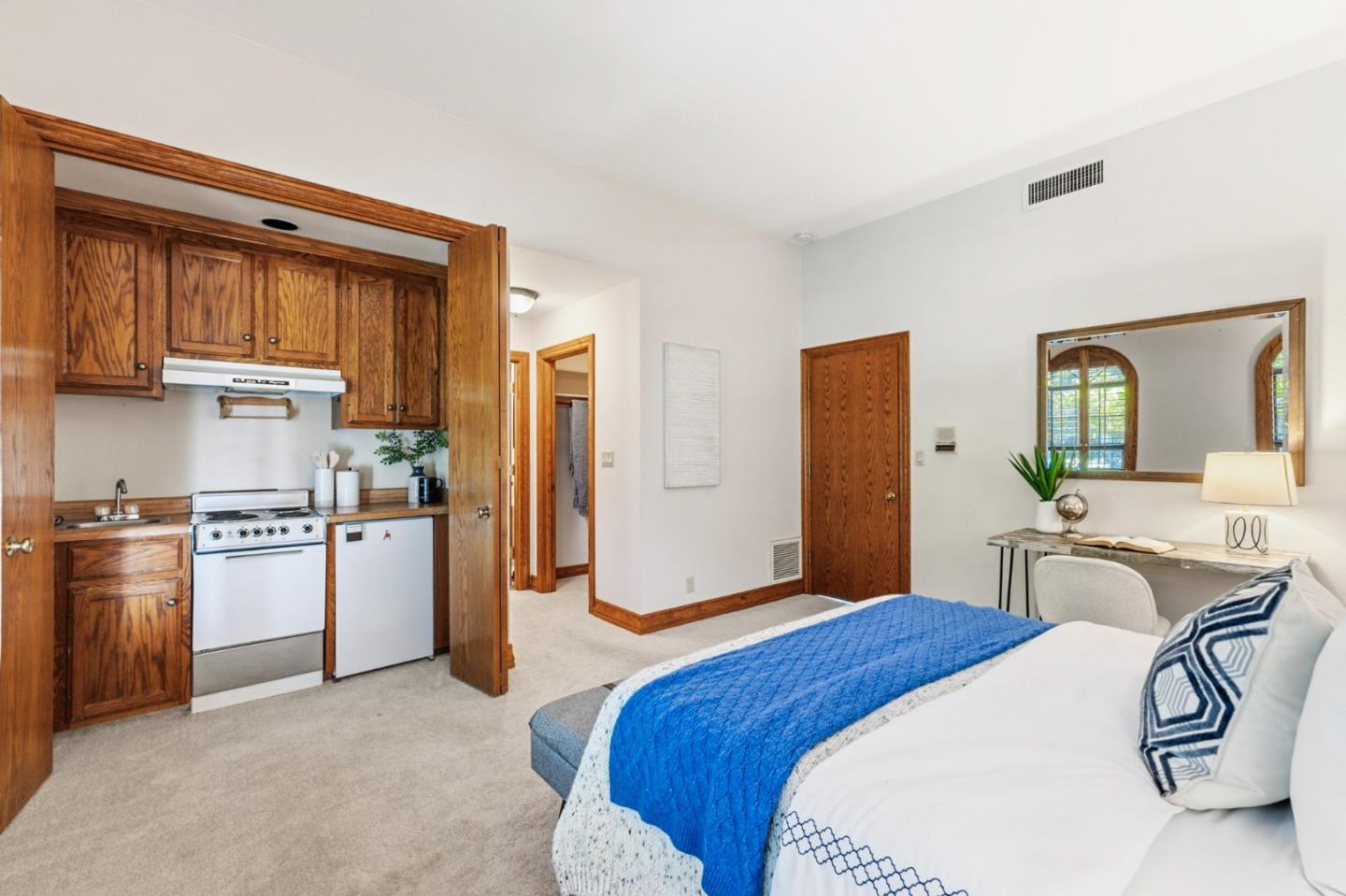 Detail Gallery Image 38 of 104 For 200 Tobin Clark Dr, Hillsborough,  CA 94010 - 6 Beds | 6/1 Baths