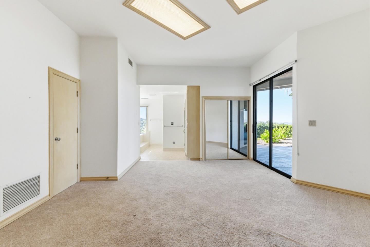 Detail Gallery Image 43 of 104 For 200 Tobin Clark Dr, Hillsborough,  CA 94010 - 6 Beds | 6/1 Baths