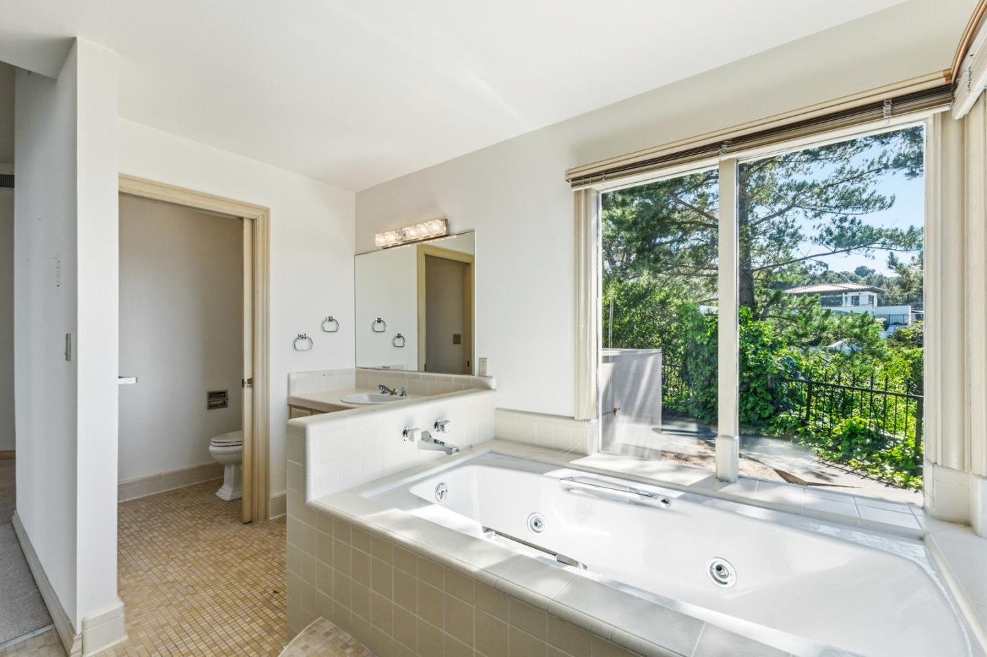 Detail Gallery Image 44 of 104 For 200 Tobin Clark Dr, Hillsborough,  CA 94010 - 6 Beds | 6/1 Baths