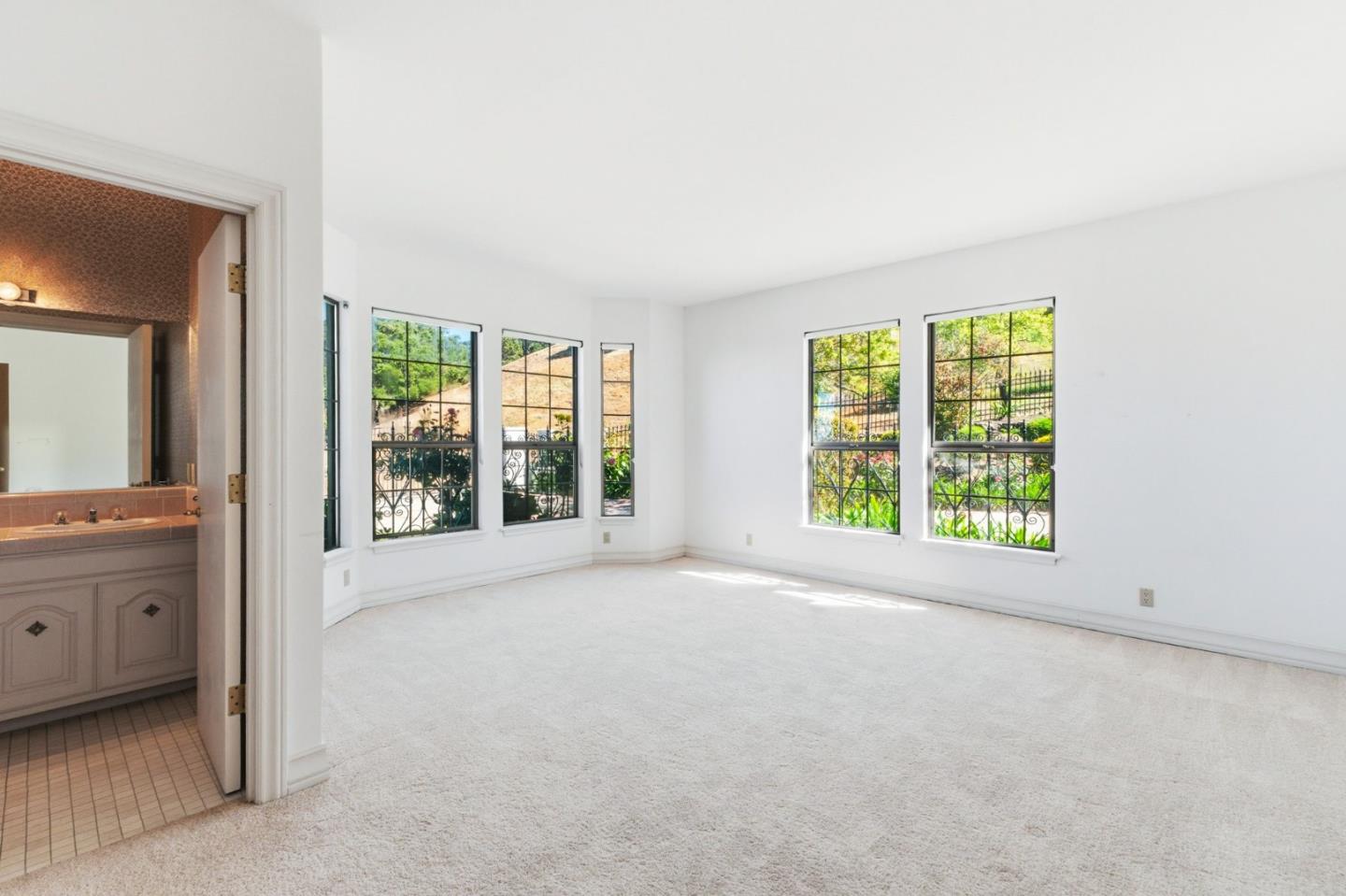 Detail Gallery Image 52 of 104 For 200 Tobin Clark Dr, Hillsborough,  CA 94010 - 6 Beds | 6/1 Baths