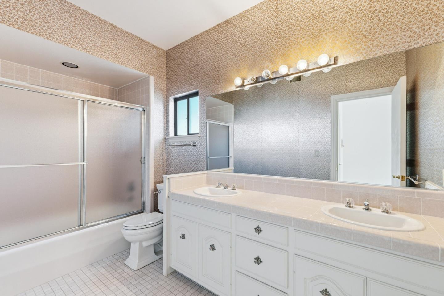 Detail Gallery Image 53 of 104 For 200 Tobin Clark Dr, Hillsborough,  CA 94010 - 6 Beds | 6/1 Baths