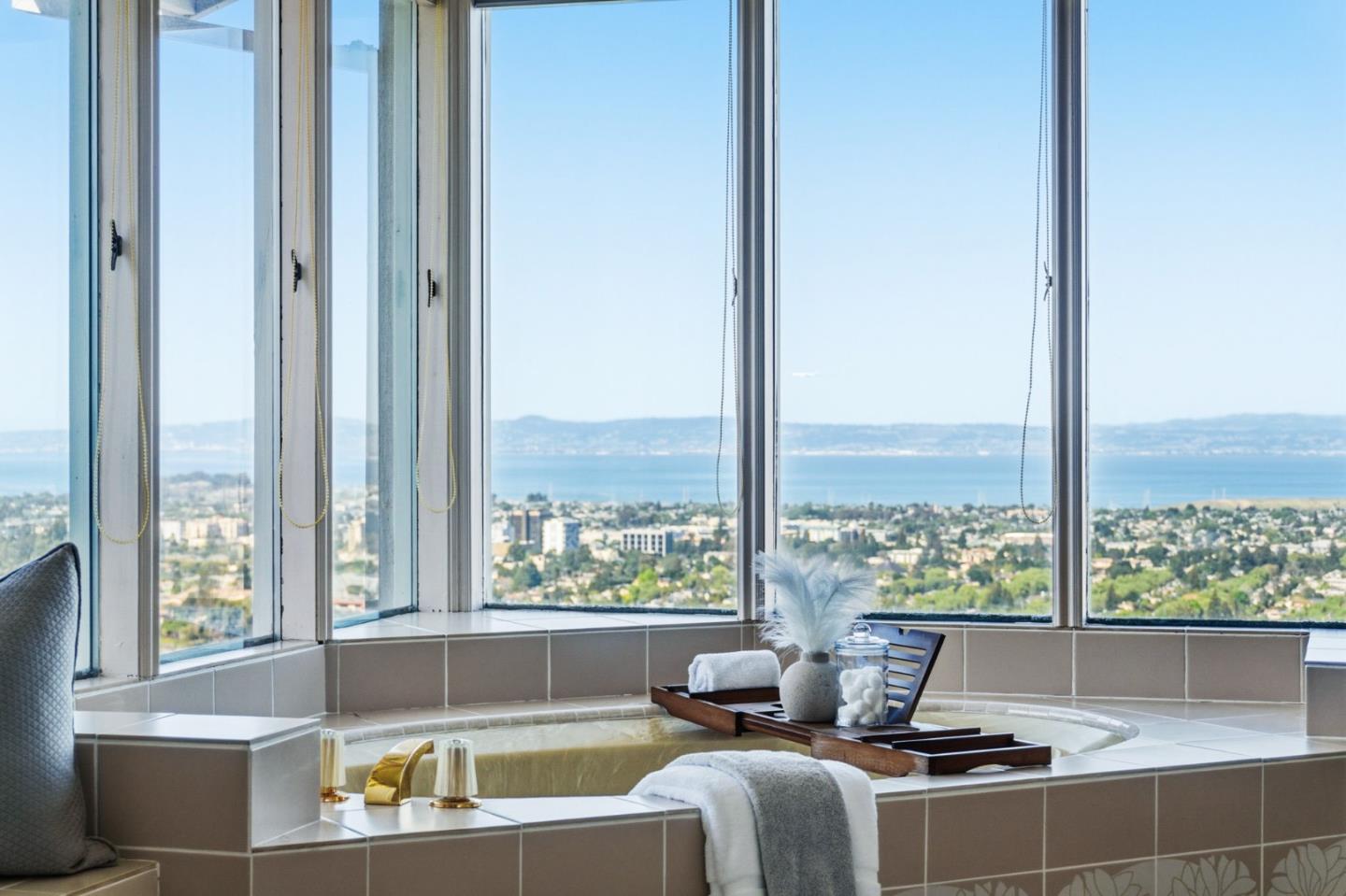 Detail Gallery Image 65 of 104 For 200 Tobin Clark Dr, Hillsborough,  CA 94010 - 6 Beds | 6/1 Baths