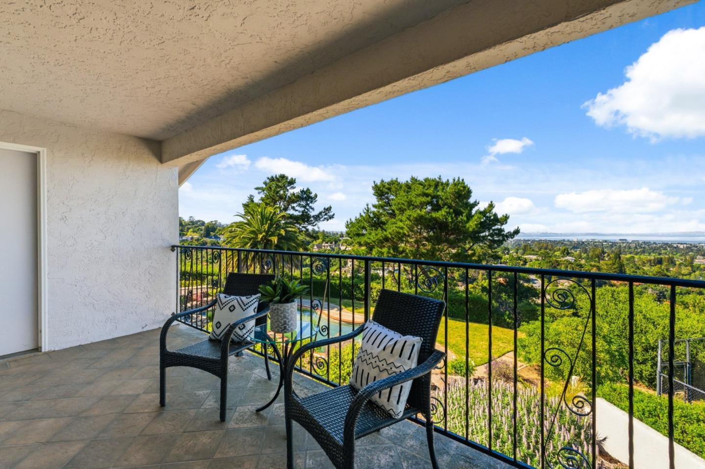 Detail Gallery Image 77 of 104 For 200 Tobin Clark Dr, Hillsborough,  CA 94010 - 6 Beds | 6/1 Baths