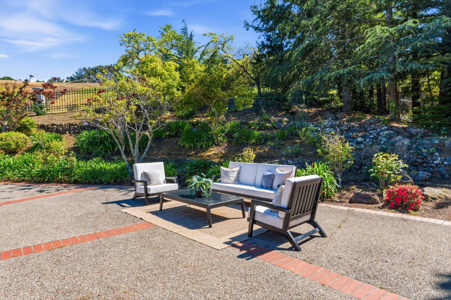 Detail Gallery Image 83 of 104 For 200 Tobin Clark Dr, Hillsborough,  CA 94010 - 6 Beds | 6/1 Baths