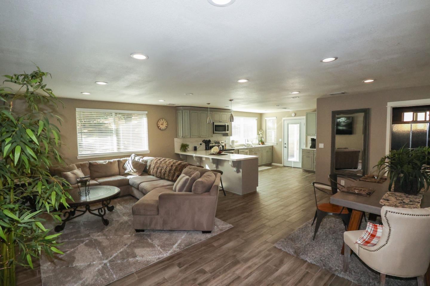 Detail Gallery Image 6 of 40 For 1296 Conference Dr, Scotts Valley,  CA 95066 - 3 Beds | 2 Baths