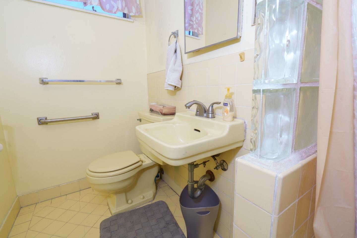 Detail Gallery Image 21 of 35 For 305 Lakeshire Dr, Daly City,  CA 94015 - 3 Beds | 2 Baths