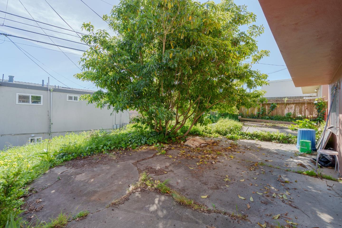 Detail Gallery Image 31 of 35 For 305 Lakeshire Dr, Daly City,  CA 94015 - 3 Beds | 2 Baths