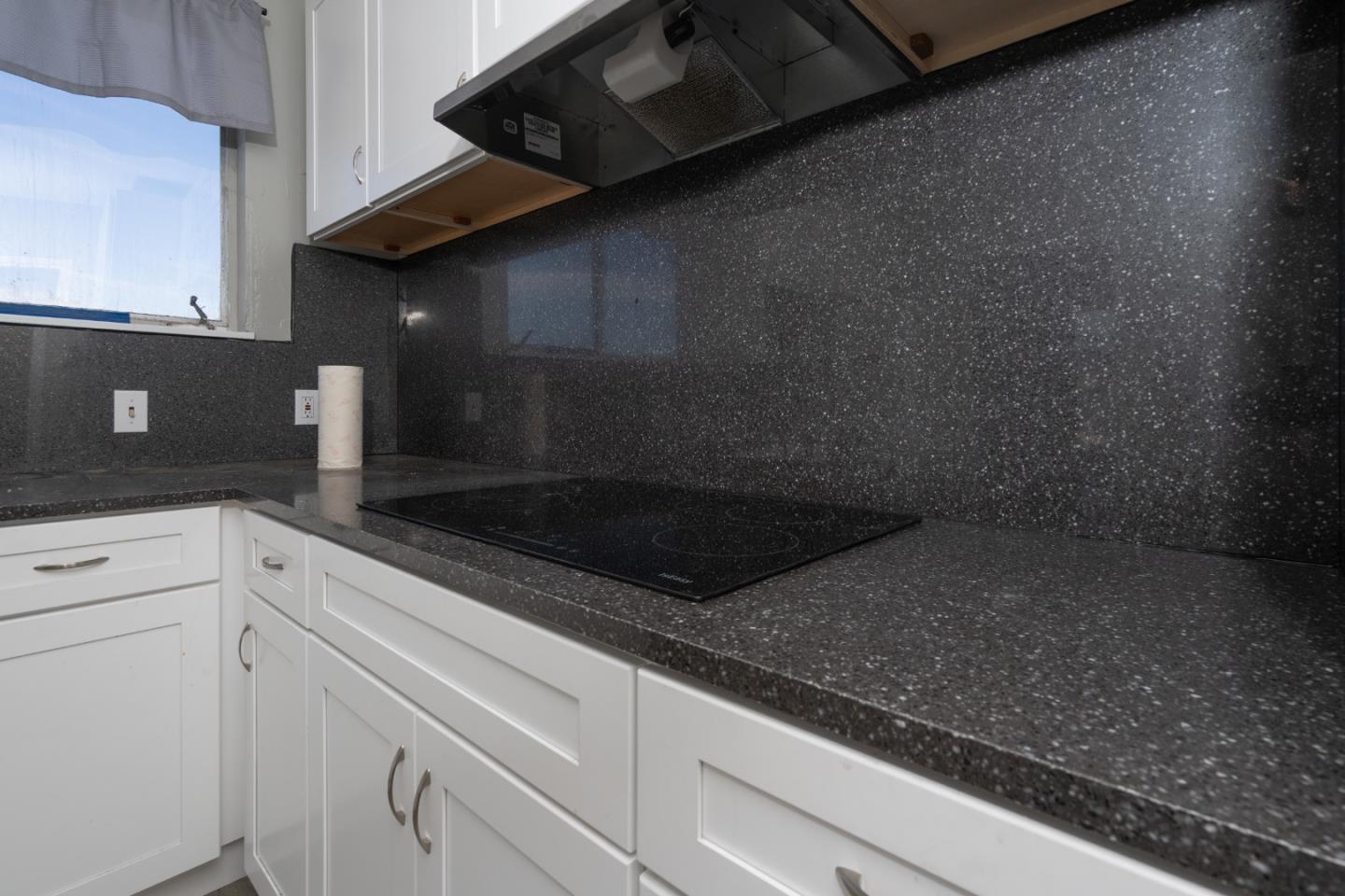 Detail Gallery Image 8 of 35 For 305 Lakeshire Dr, Daly City,  CA 94015 - 3 Beds | 2 Baths