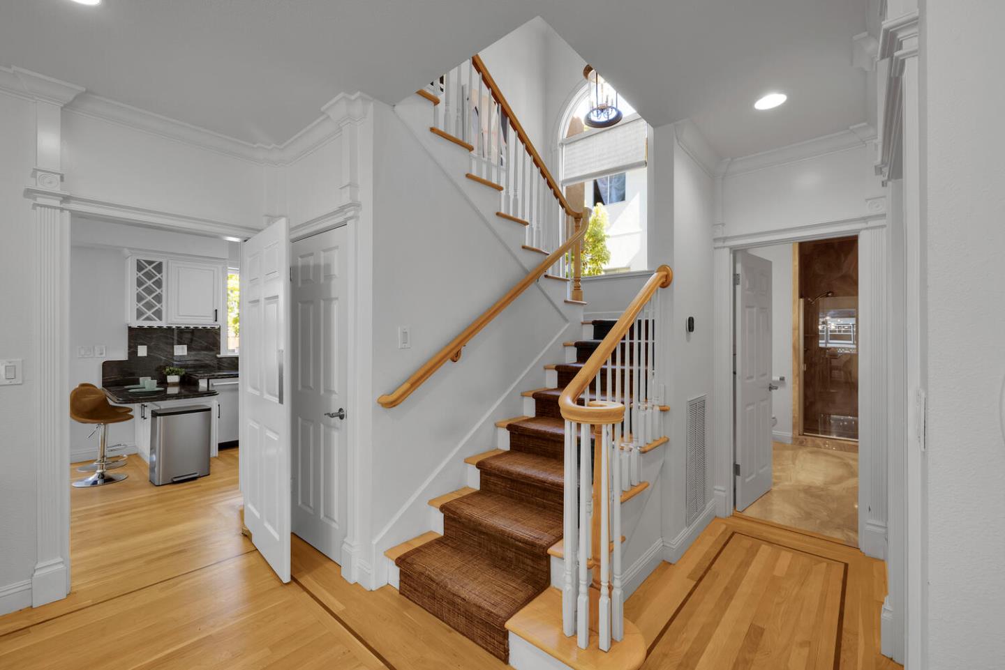 Detail Gallery Image 14 of 46 For 1012 Cortez Ave, Burlingame,  CA 94010 - 5 Beds | 4/1 Baths