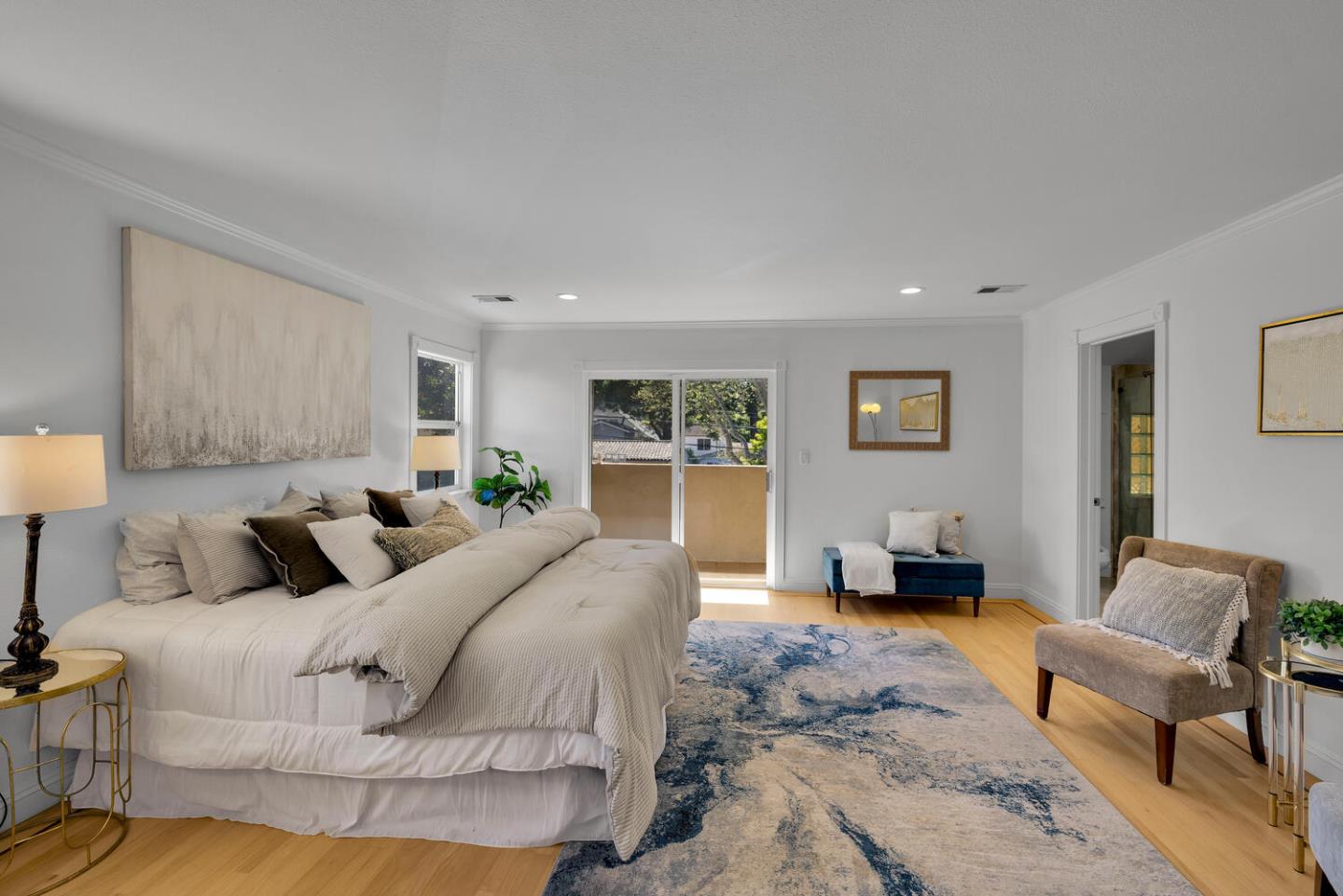 Detail Gallery Image 15 of 46 For 1012 Cortez Ave, Burlingame,  CA 94010 - 5 Beds | 4/1 Baths