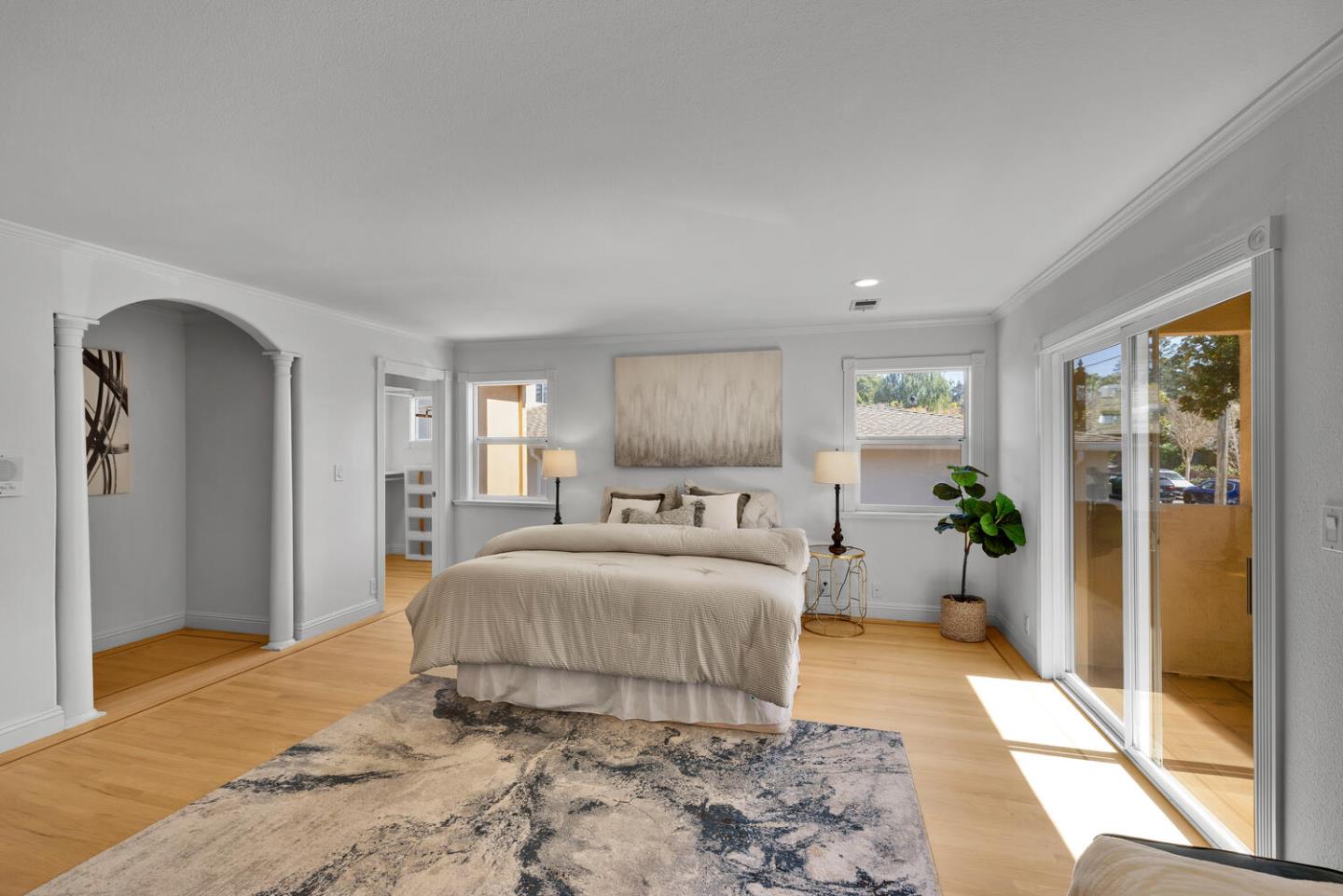 Detail Gallery Image 16 of 46 For 1012 Cortez Ave, Burlingame,  CA 94010 - 5 Beds | 4/1 Baths