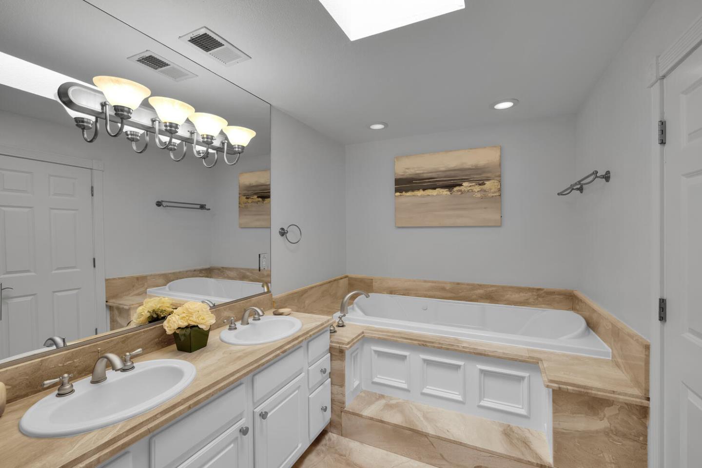 Detail Gallery Image 17 of 46 For 1012 Cortez Ave, Burlingame,  CA 94010 - 5 Beds | 4/1 Baths