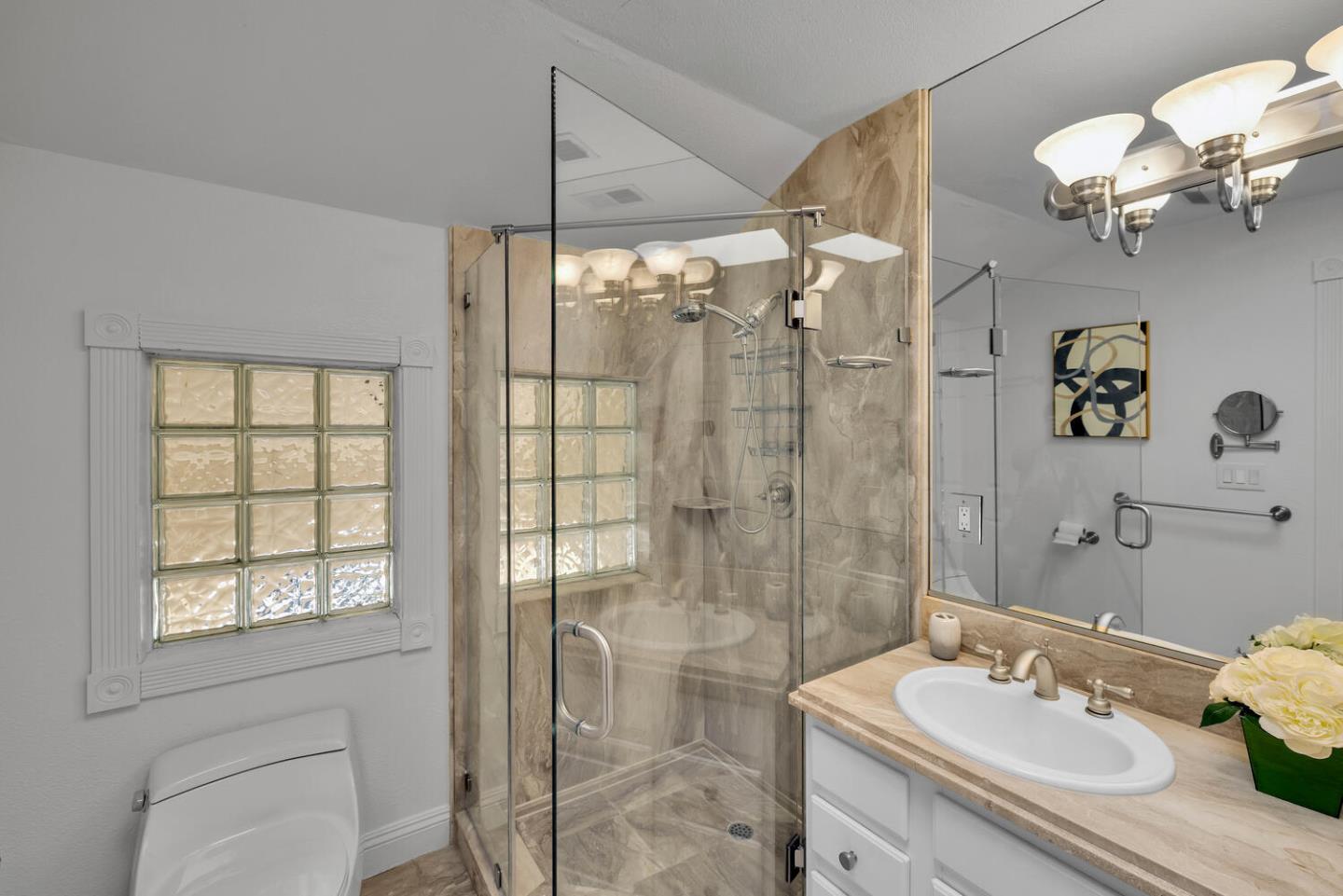 Detail Gallery Image 18 of 46 For 1012 Cortez Ave, Burlingame,  CA 94010 - 5 Beds | 4/1 Baths