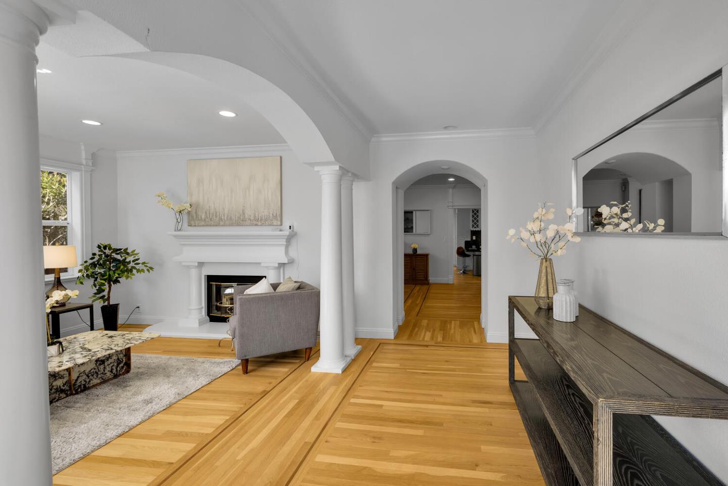 Detail Gallery Image 2 of 46 For 1012 Cortez Ave, Burlingame,  CA 94010 - 5 Beds | 4/1 Baths