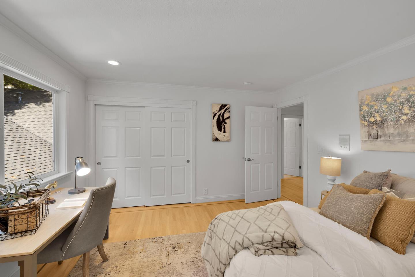 Detail Gallery Image 28 of 46 For 1012 Cortez Ave, Burlingame,  CA 94010 - 5 Beds | 4/1 Baths