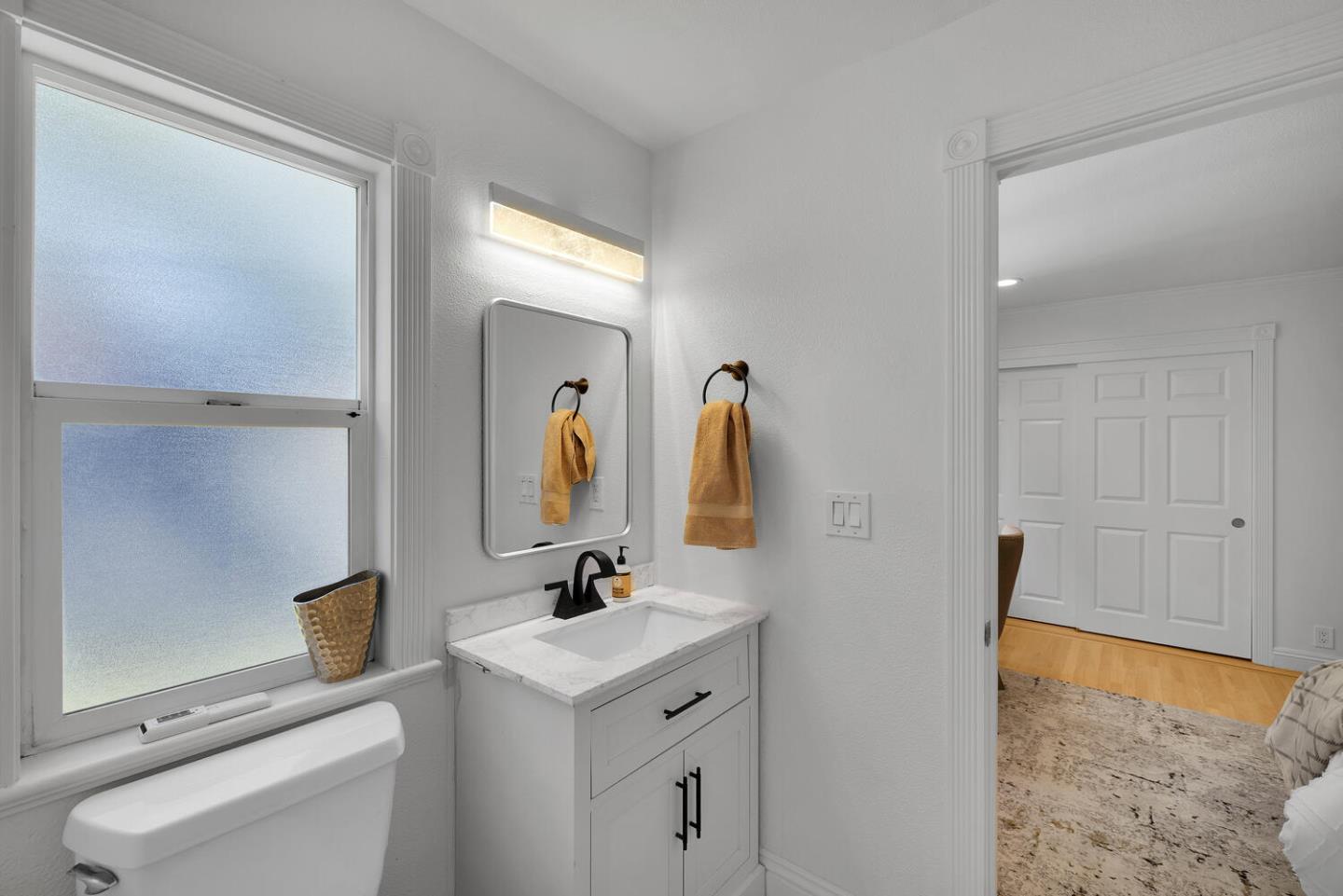 Detail Gallery Image 29 of 46 For 1012 Cortez Ave, Burlingame,  CA 94010 - 5 Beds | 4/1 Baths