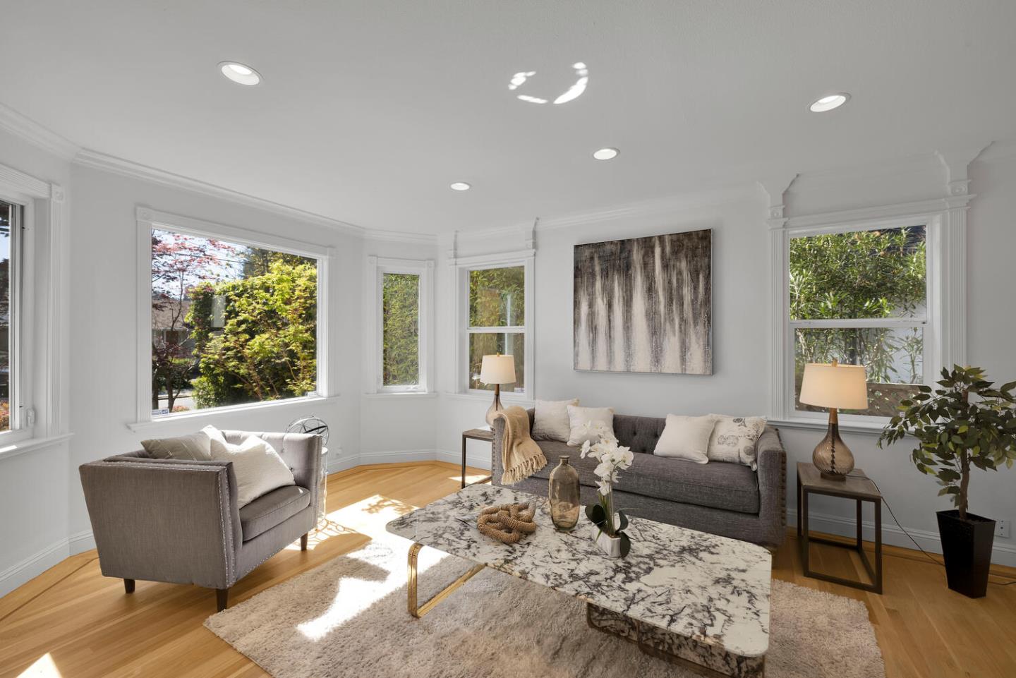 Detail Gallery Image 3 of 46 For 1012 Cortez Ave, Burlingame,  CA 94010 - 5 Beds | 4/1 Baths