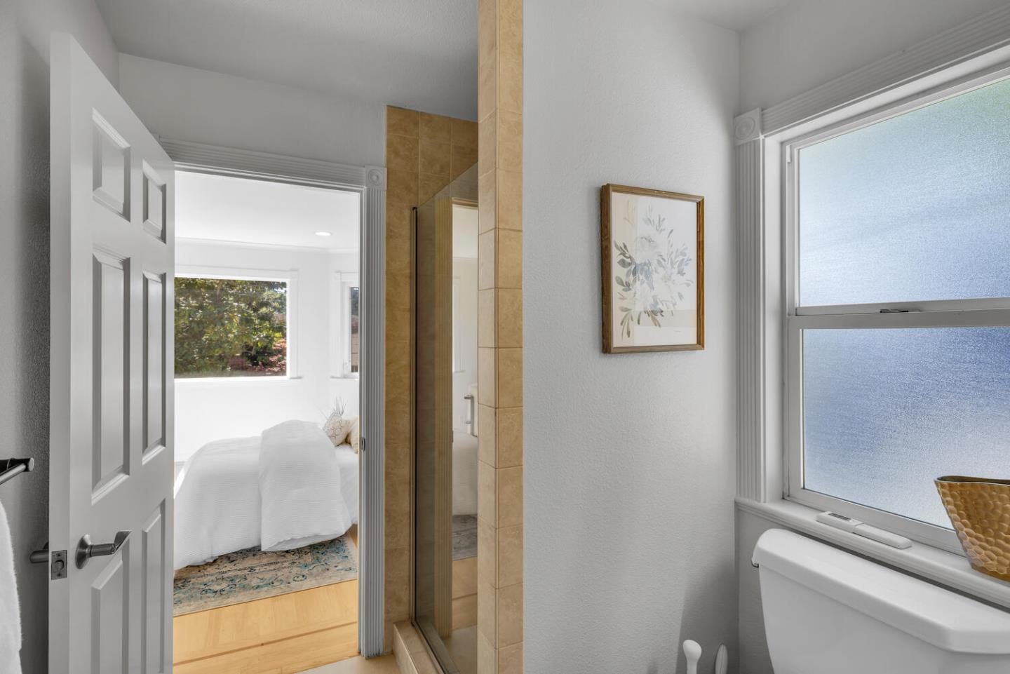 Detail Gallery Image 30 of 46 For 1012 Cortez Ave, Burlingame,  CA 94010 - 5 Beds | 4/1 Baths