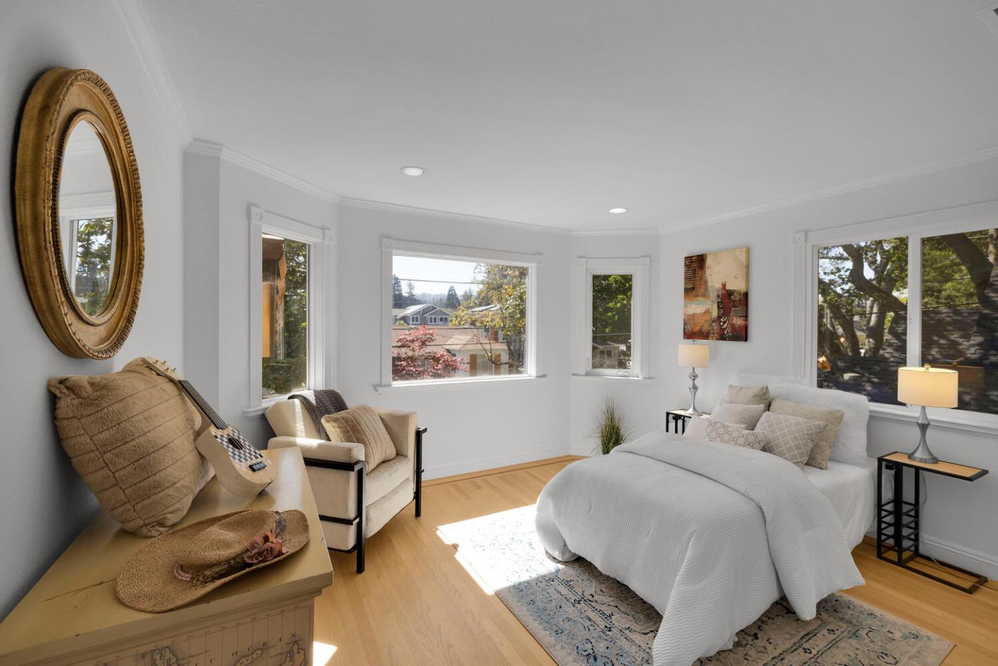 Detail Gallery Image 31 of 46 For 1012 Cortez Ave, Burlingame,  CA 94010 - 5 Beds | 4/1 Baths