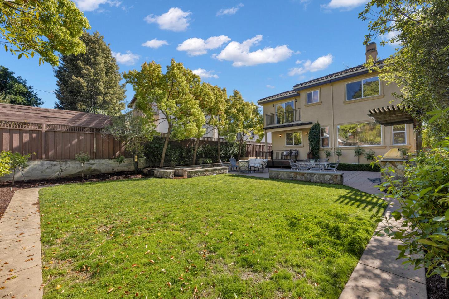 Detail Gallery Image 37 of 46 For 1012 Cortez Ave, Burlingame,  CA 94010 - 5 Beds | 4/1 Baths