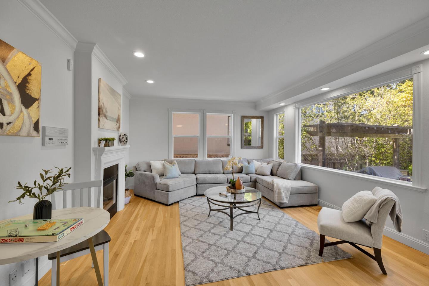 Detail Gallery Image 7 of 46 For 1012 Cortez Ave, Burlingame,  CA 94010 - 5 Beds | 4/1 Baths