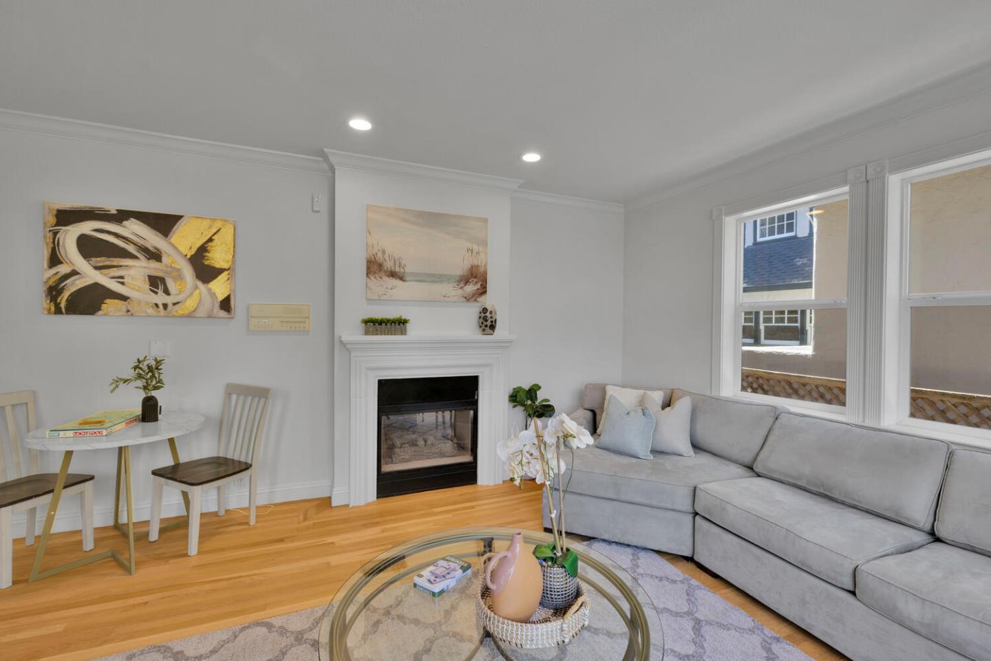 Detail Gallery Image 8 of 46 For 1012 Cortez Ave, Burlingame,  CA 94010 - 5 Beds | 4/1 Baths