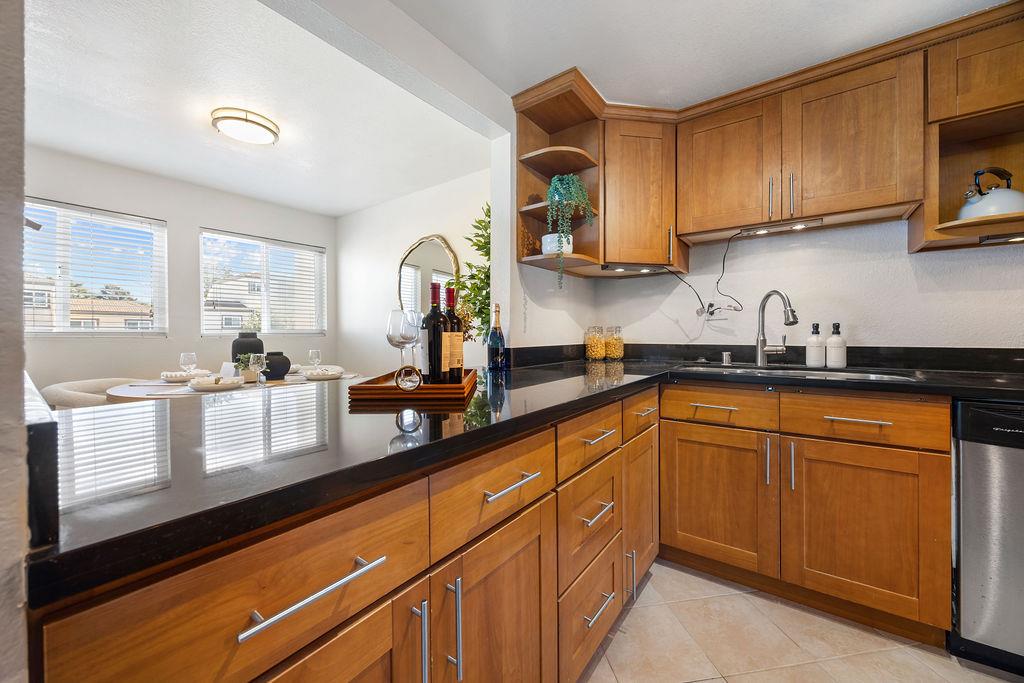 Detail Gallery Image 10 of 48 For 3550 Carter Dr #32,  South San Francisco,  CA 94080 - 3 Beds | 2/1 Baths