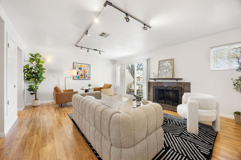 Detail Gallery Image 2 of 48 For 3550 Carter Dr #32,  South San Francisco,  CA 94080 - 3 Beds | 2/1 Baths