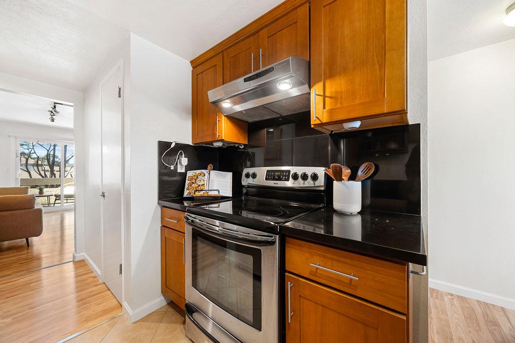 Detail Gallery Image 9 of 48 For 3550 Carter Dr #32,  South San Francisco,  CA 94080 - 3 Beds | 2/1 Baths