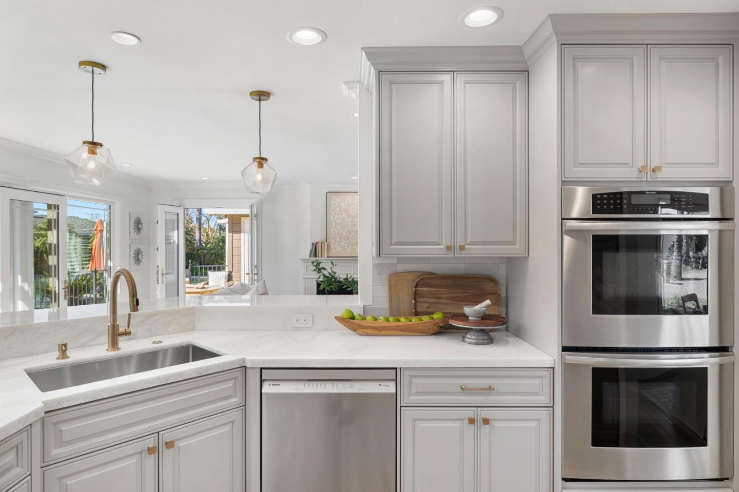 Detail Gallery Image 13 of 62 For 6 El Sereno Dr, San Carlos,  CA 94070 - 4 Beds | 3 Baths