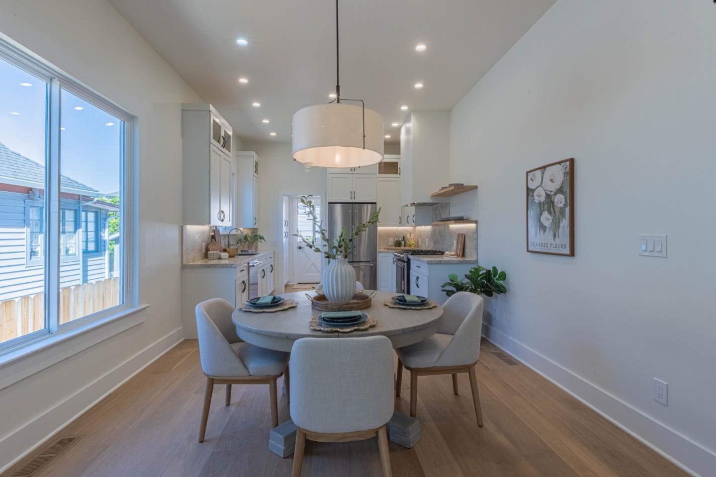 Detail Gallery Image 10 of 43 For 1231 8th St, Monterey,  CA 93940 - 2 Beds | 2 Baths