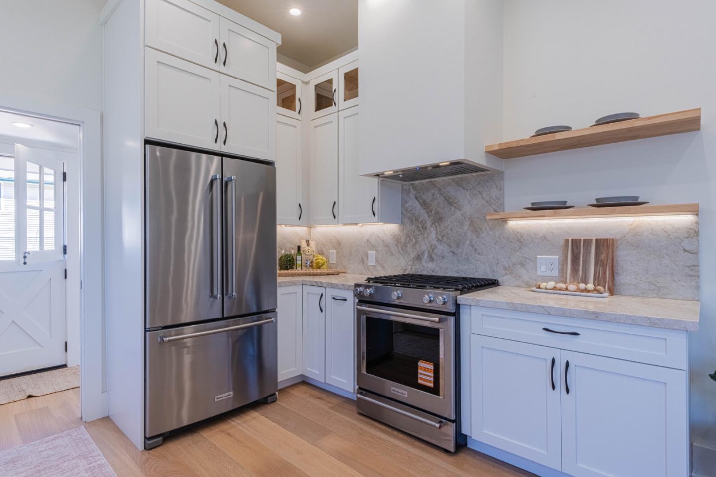 Detail Gallery Image 15 of 43 For 1231 8th St, Monterey,  CA 93940 - 2 Beds | 2 Baths