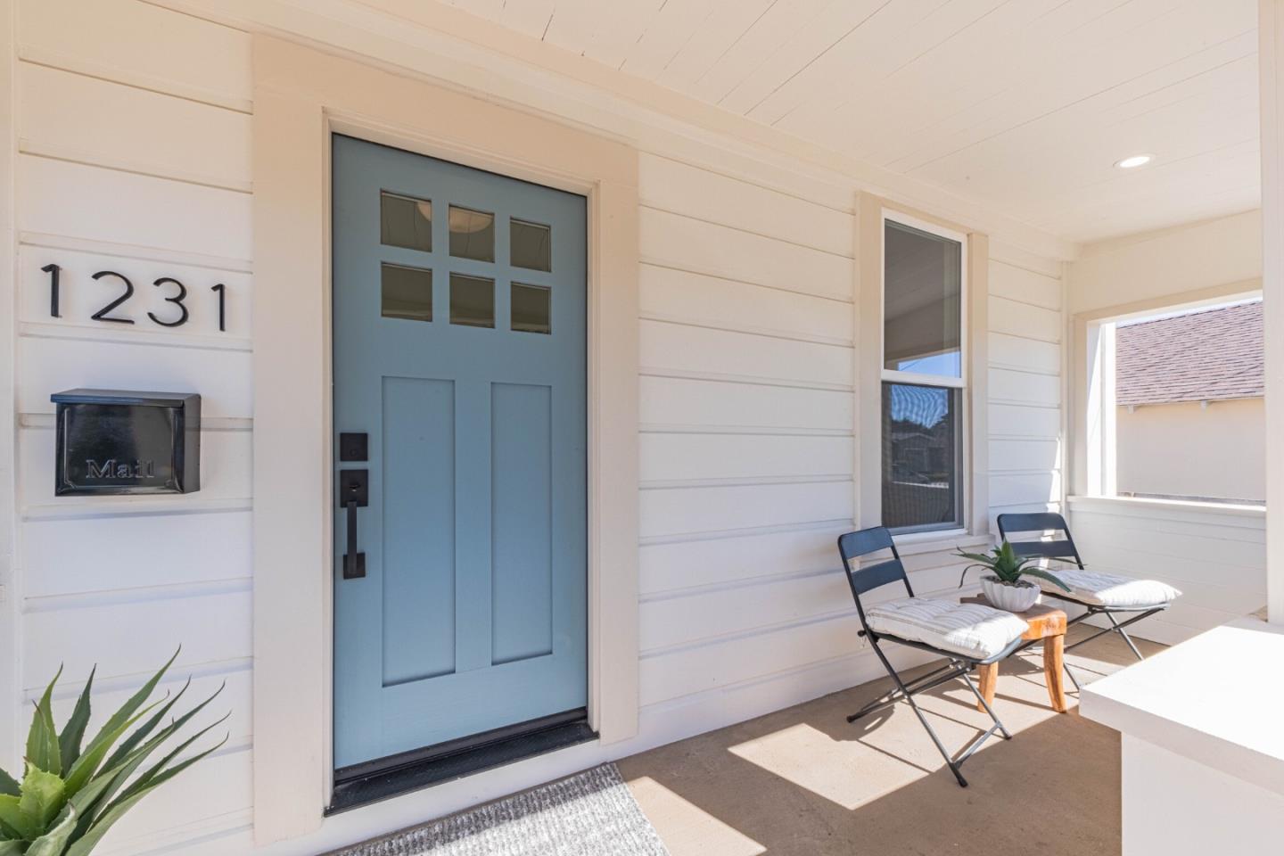 Detail Gallery Image 2 of 43 For 1231 8th St, Monterey,  CA 93940 - 2 Beds | 2 Baths