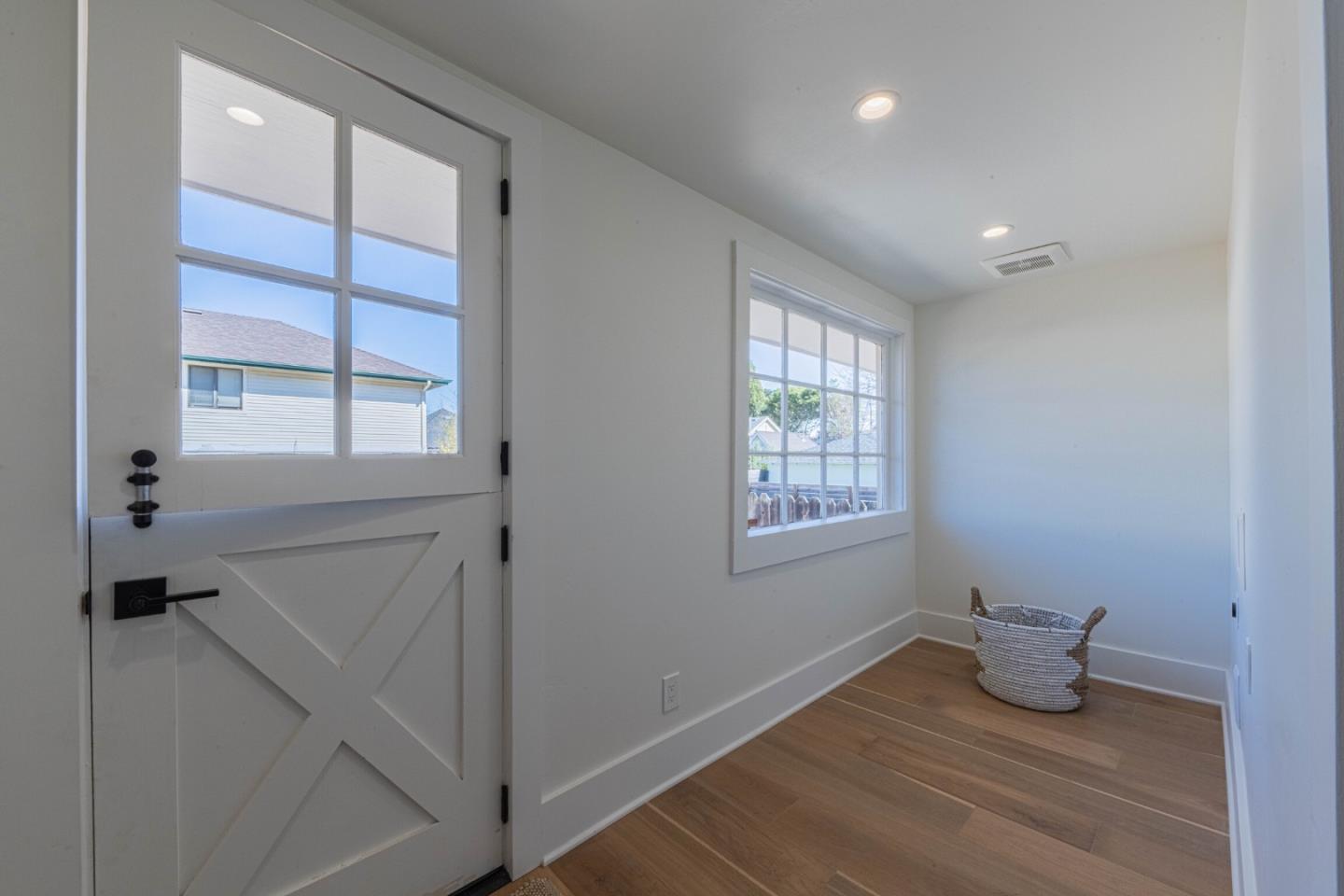 Detail Gallery Image 29 of 43 For 1231 8th St, Monterey,  CA 93940 - 2 Beds | 2 Baths