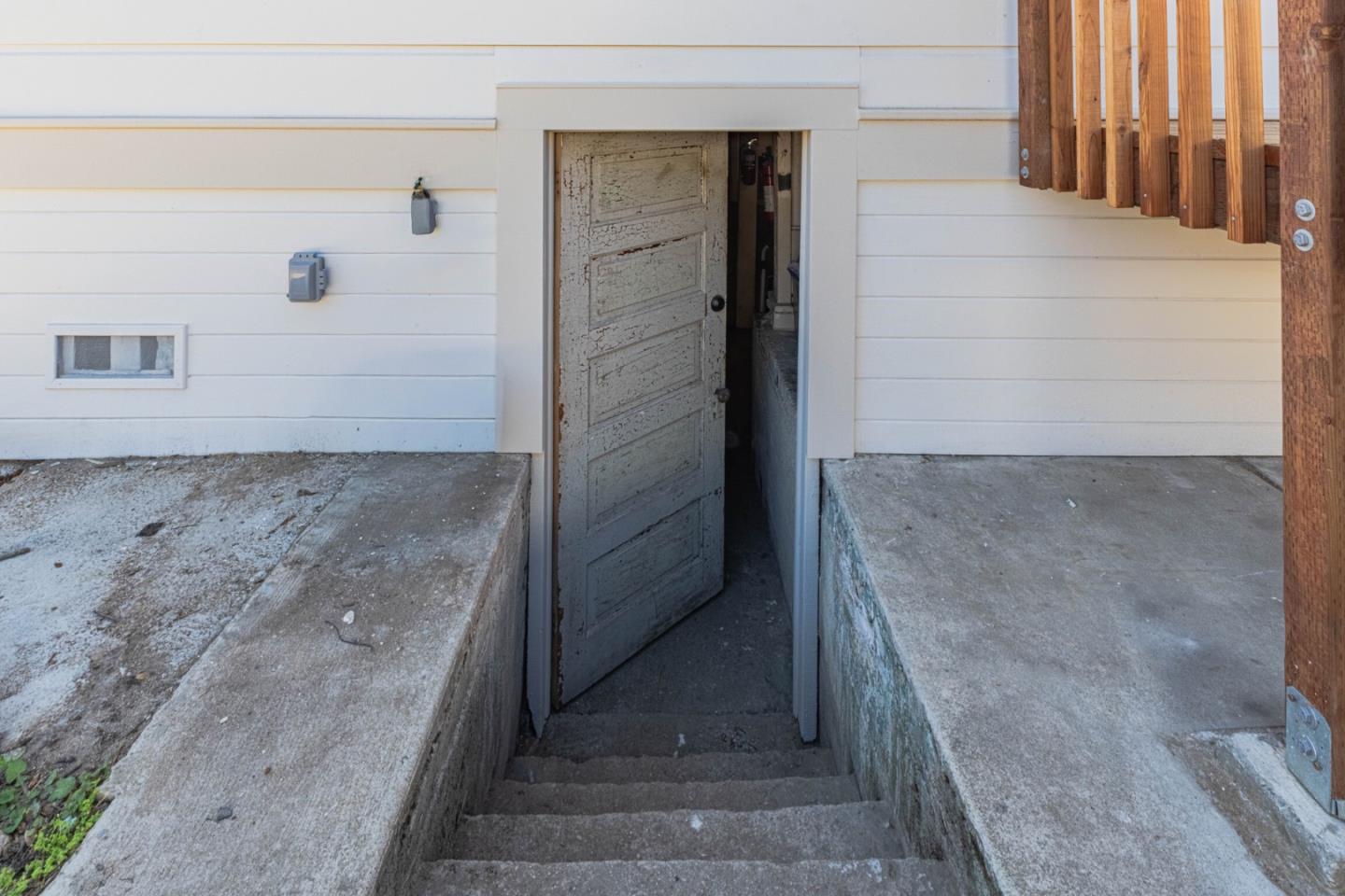 Detail Gallery Image 36 of 43 For 1231 8th St, Monterey,  CA 93940 - 2 Beds | 2 Baths